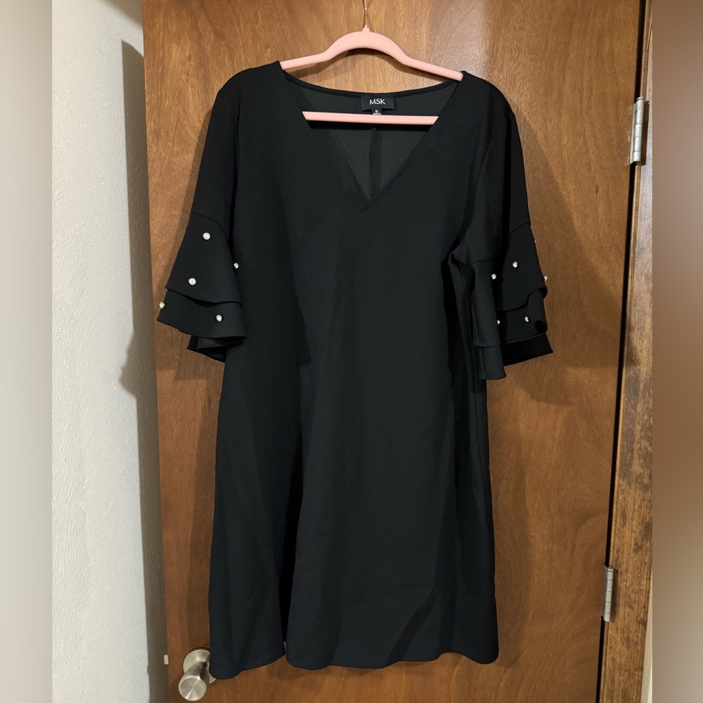 MSK, XL, NWT, Black, V-Neck, Mini to the Knee, Semi-Formal Dress